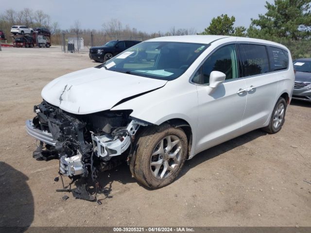 Photo 1 VIN: 2C4RC1FG2JR365568 - CHRYSLER PACIFICA 