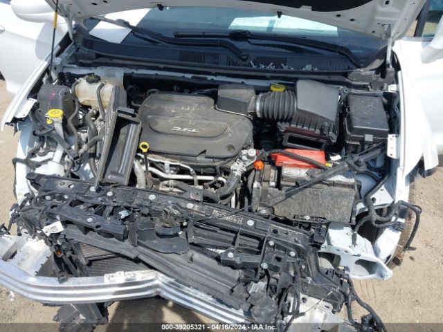 Photo 9 VIN: 2C4RC1FG2JR365568 - CHRYSLER PACIFICA 