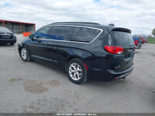 Photo 2 VIN: 2C4RC1FG3JR111755 - CHRYSLER PACIFICA 