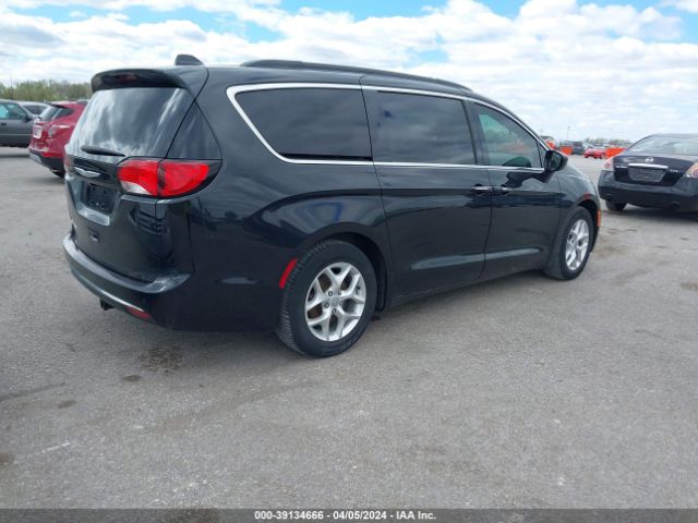 Photo 3 VIN: 2C4RC1FG3JR111755 - CHRYSLER PACIFICA 