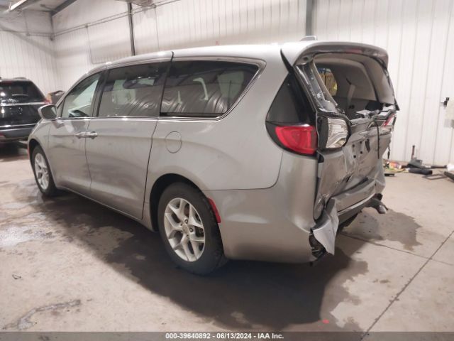 Photo 2 VIN: 2C4RC1FG3JR126238 - CHRYSLER PACIFICA 