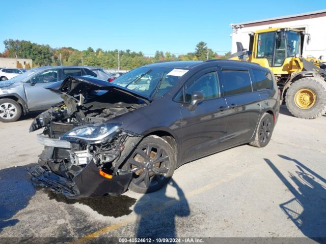 Photo 1 VIN: 2C4RC1FG3JR204503 - CHRYSLER PACIFICA 