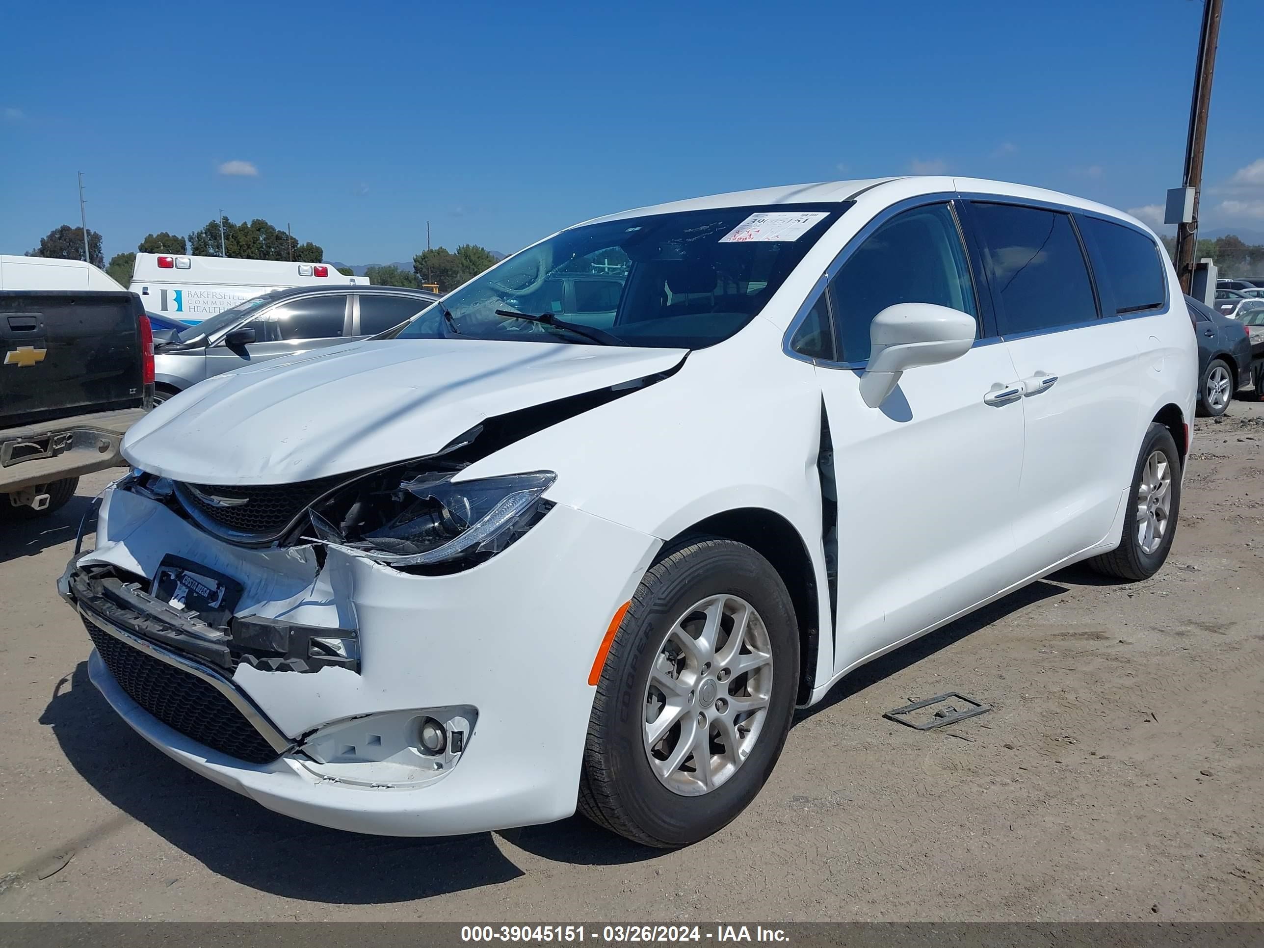 Photo 1 VIN: 2C4RC1FG4LR136604 - CHRYSLER PACIFICA 