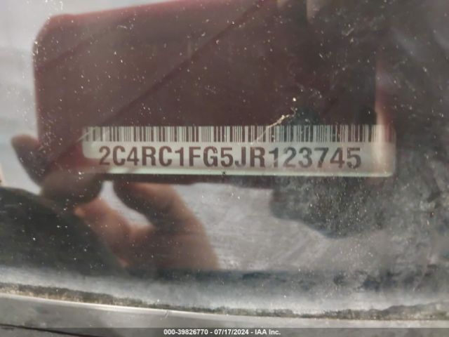 Photo 8 VIN: 2C4RC1FG5JR123745 - CHRYSLER PACIFICA 