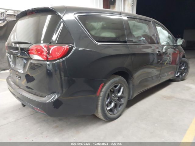 Photo 3 VIN: 2C4RC1FG5JR287397 - CHRYSLER PACIFICA 