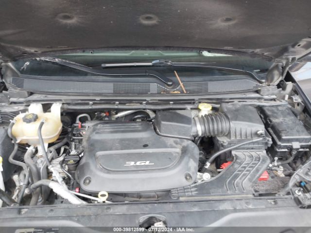 Photo 9 VIN: 2C4RC1FG8JR333885 - CHRYSLER PACIFICA 