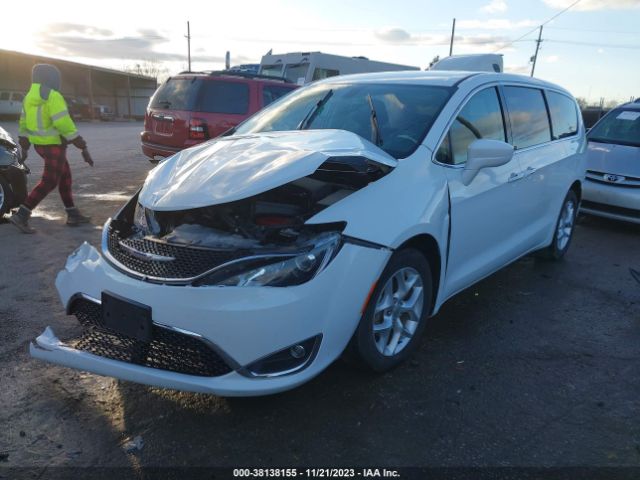 Photo 1 VIN: 2C4RC1FGXJR123613 - CHRYSLER PACIFICA 