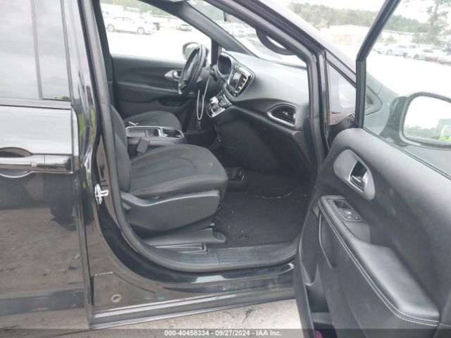 Photo 4 VIN: 2C4RC1FGXJR287556 - CHRYSLER PACIFICA 