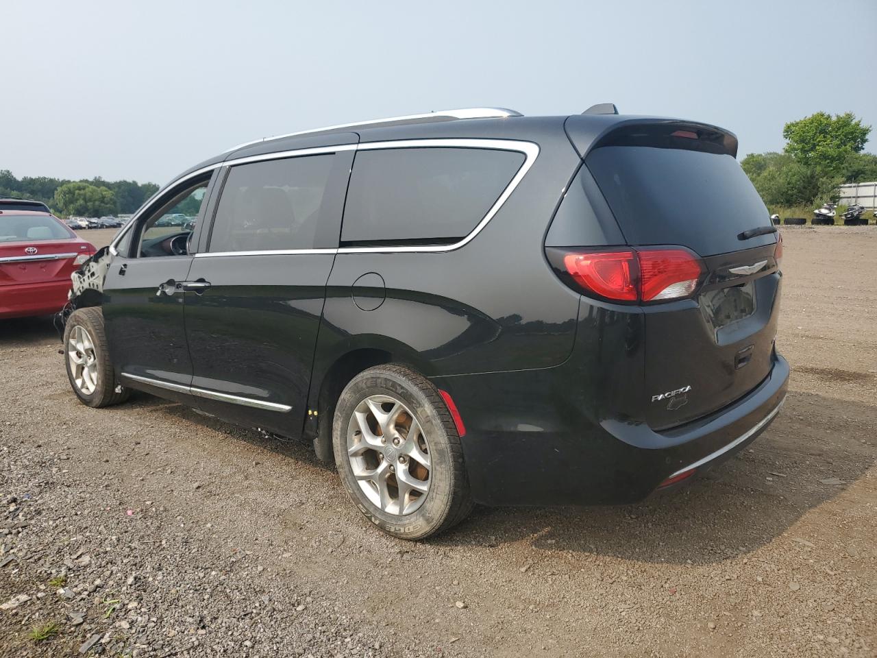 Photo 1 VIN: 2C4RC1GG0JR113543 - CHRYSLER PACIFICA 