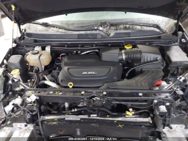 Photo 9 VIN: 2C4RC1GG0JR172821 - CHRYSLER PACIFICA 