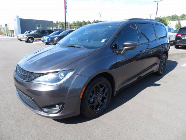 Photo 2 VIN: 2C4RC1GG0KR667313 - CHRYSLER PACIFICA 