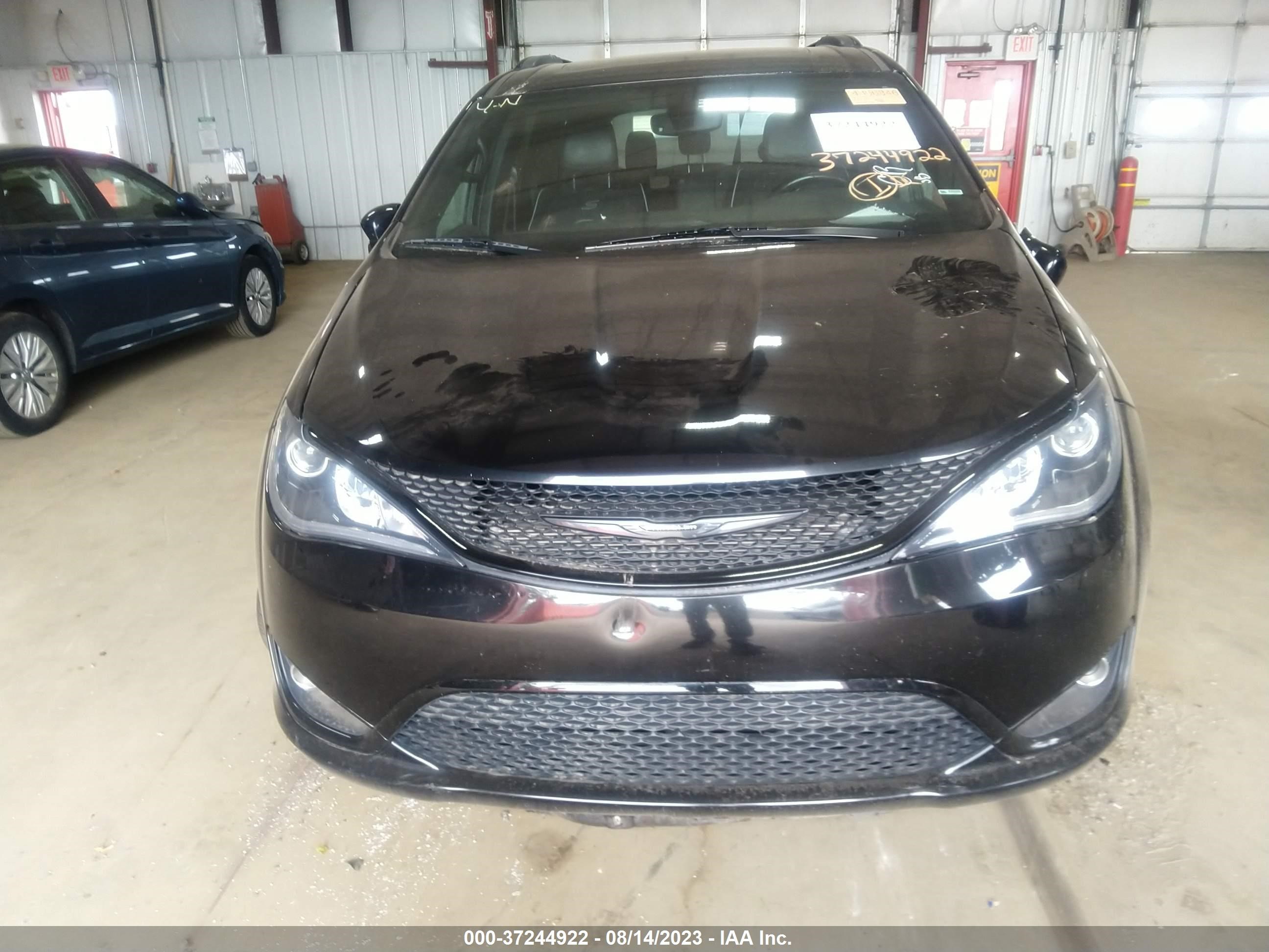 Photo 11 VIN: 2C4RC1GG0LR124335 - CHRYSLER PACIFICA 