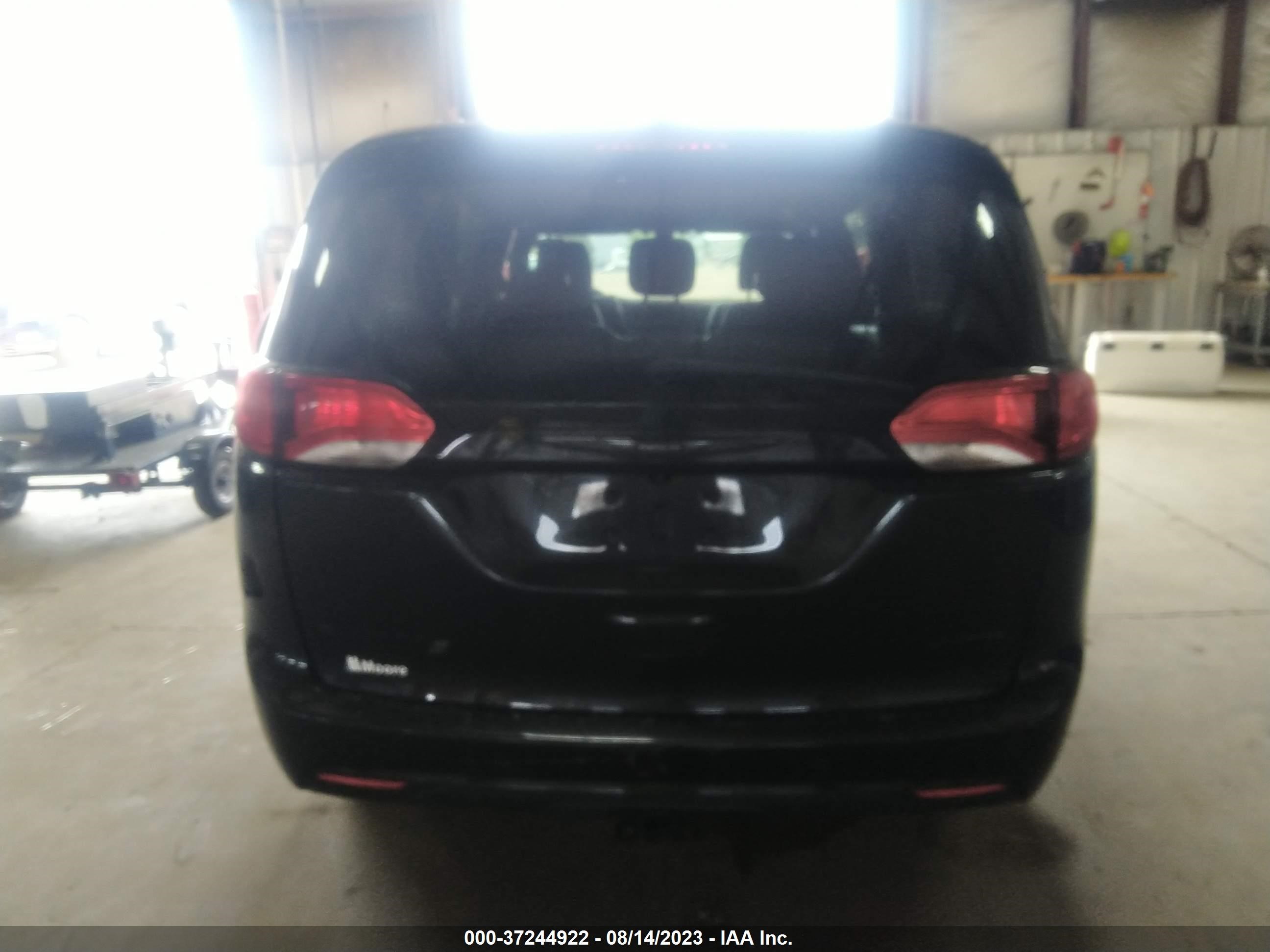 Photo 15 VIN: 2C4RC1GG0LR124335 - CHRYSLER PACIFICA 