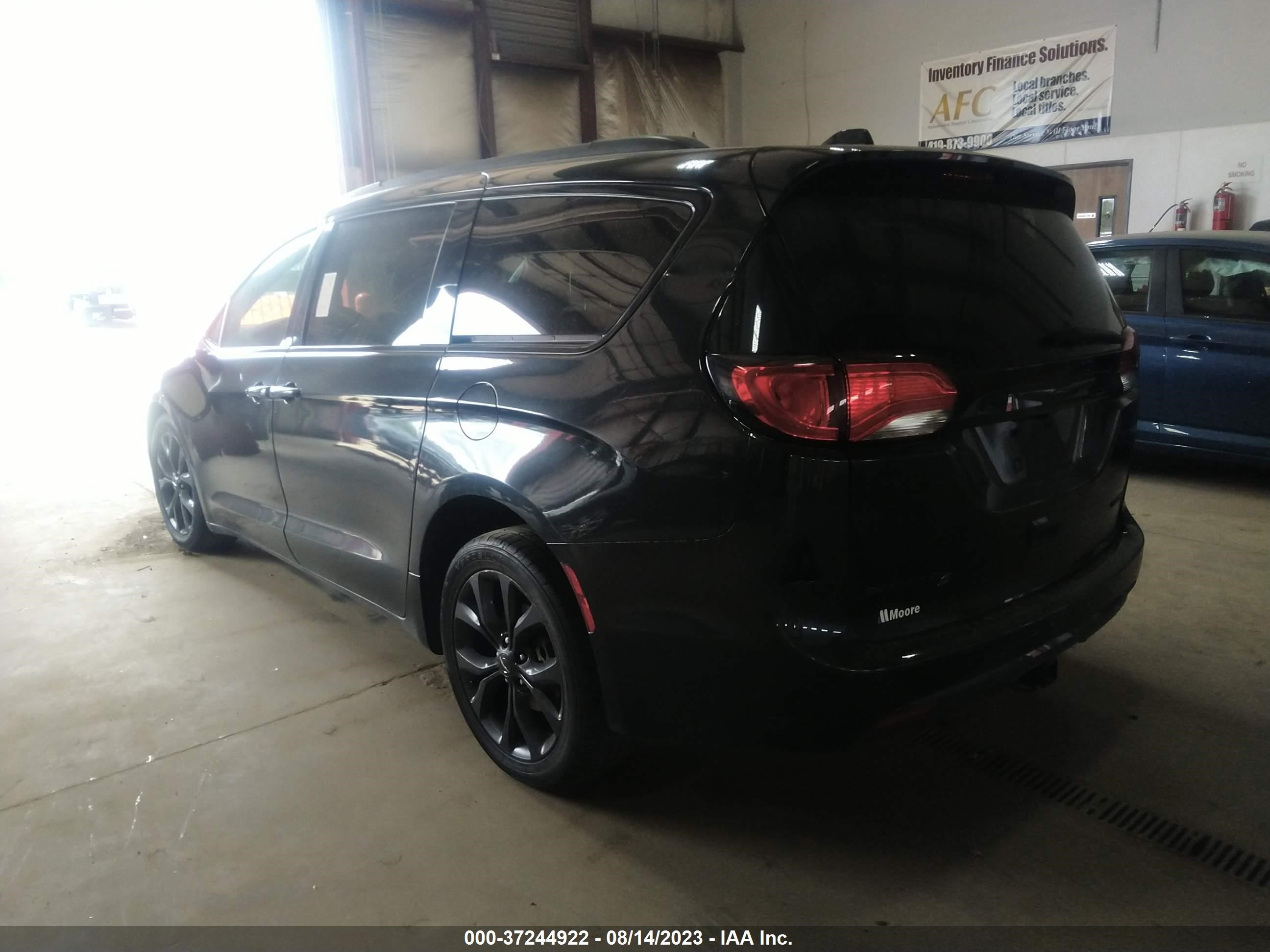 Photo 2 VIN: 2C4RC1GG0LR124335 - CHRYSLER PACIFICA 