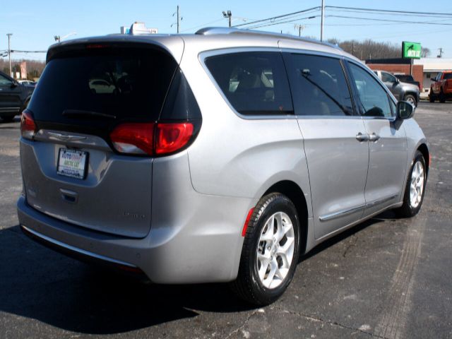 Photo 2 VIN: 2C4RC1GG0LR171686 - CHRYSLER PACIFICA 