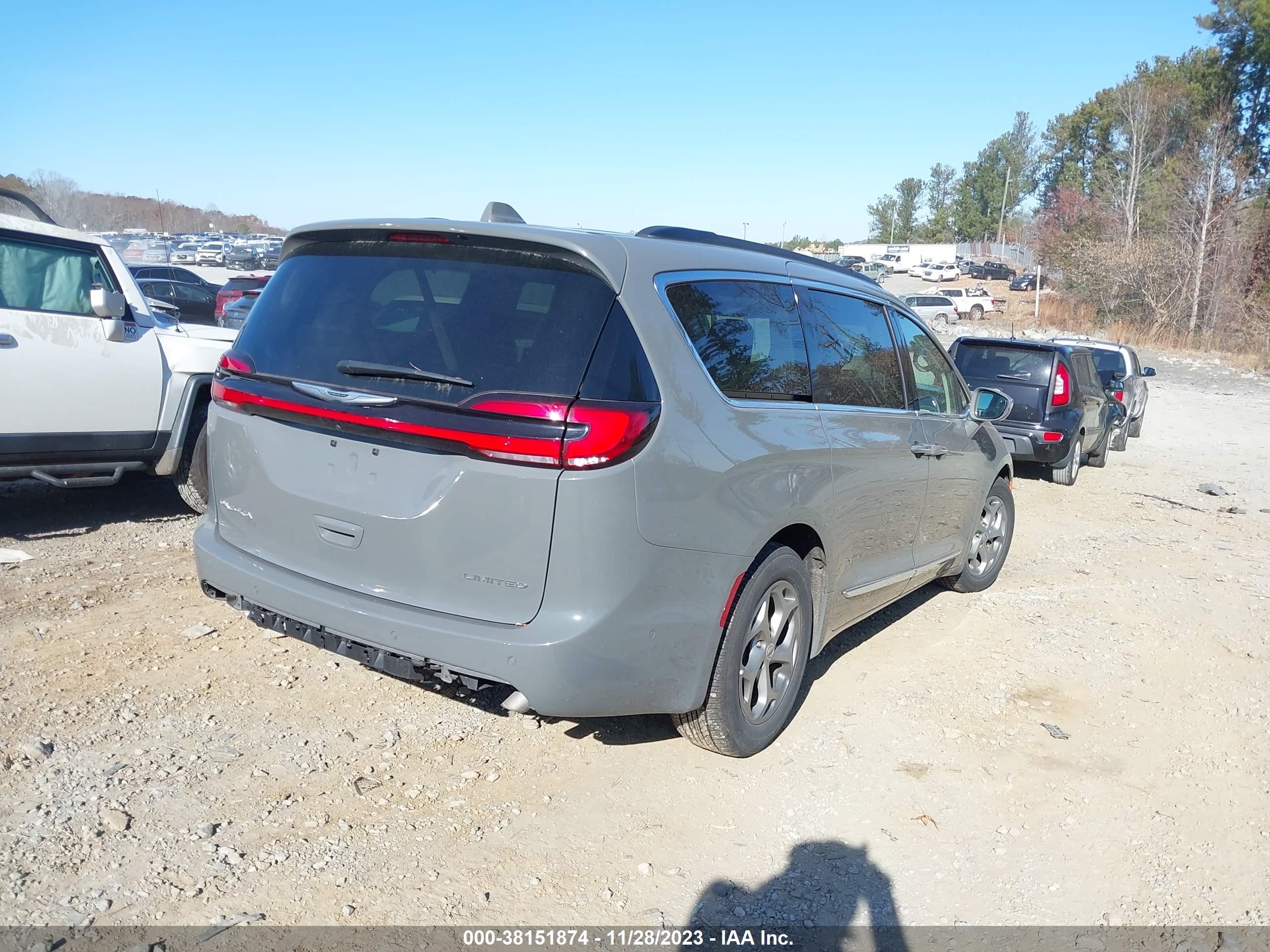 Photo 3 VIN: 2C4RC1GG0NR178835 - CHRYSLER PACIFICA L 