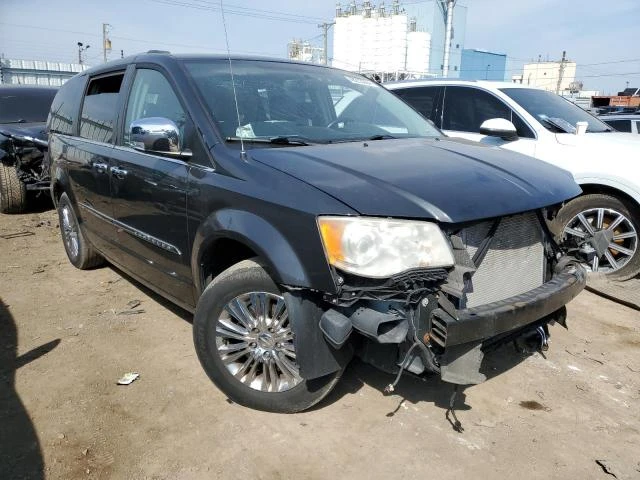 Photo 3 VIN: 2C4RC1GG1CR100142 - CHRYSLER TOWN & COU 