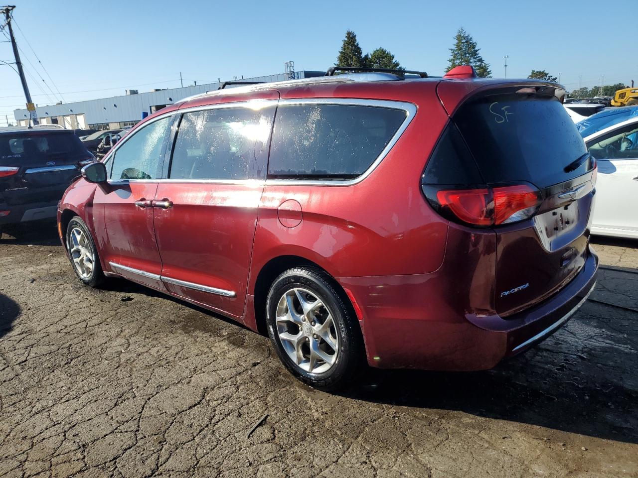 Photo 1 VIN: 2C4RC1GG1KR588278 - CHRYSLER PACIFICA 