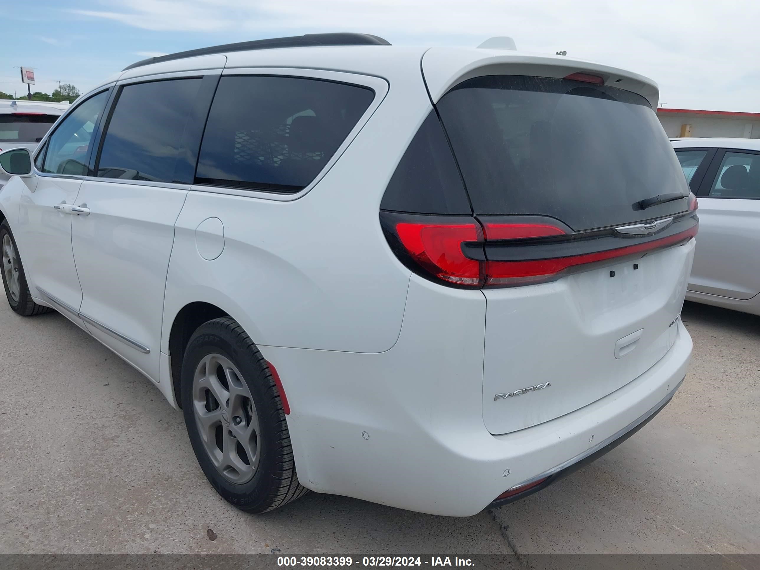 Photo 2 VIN: 2C4RC1GG1NR136366 - CHRYSLER PACIFICA 