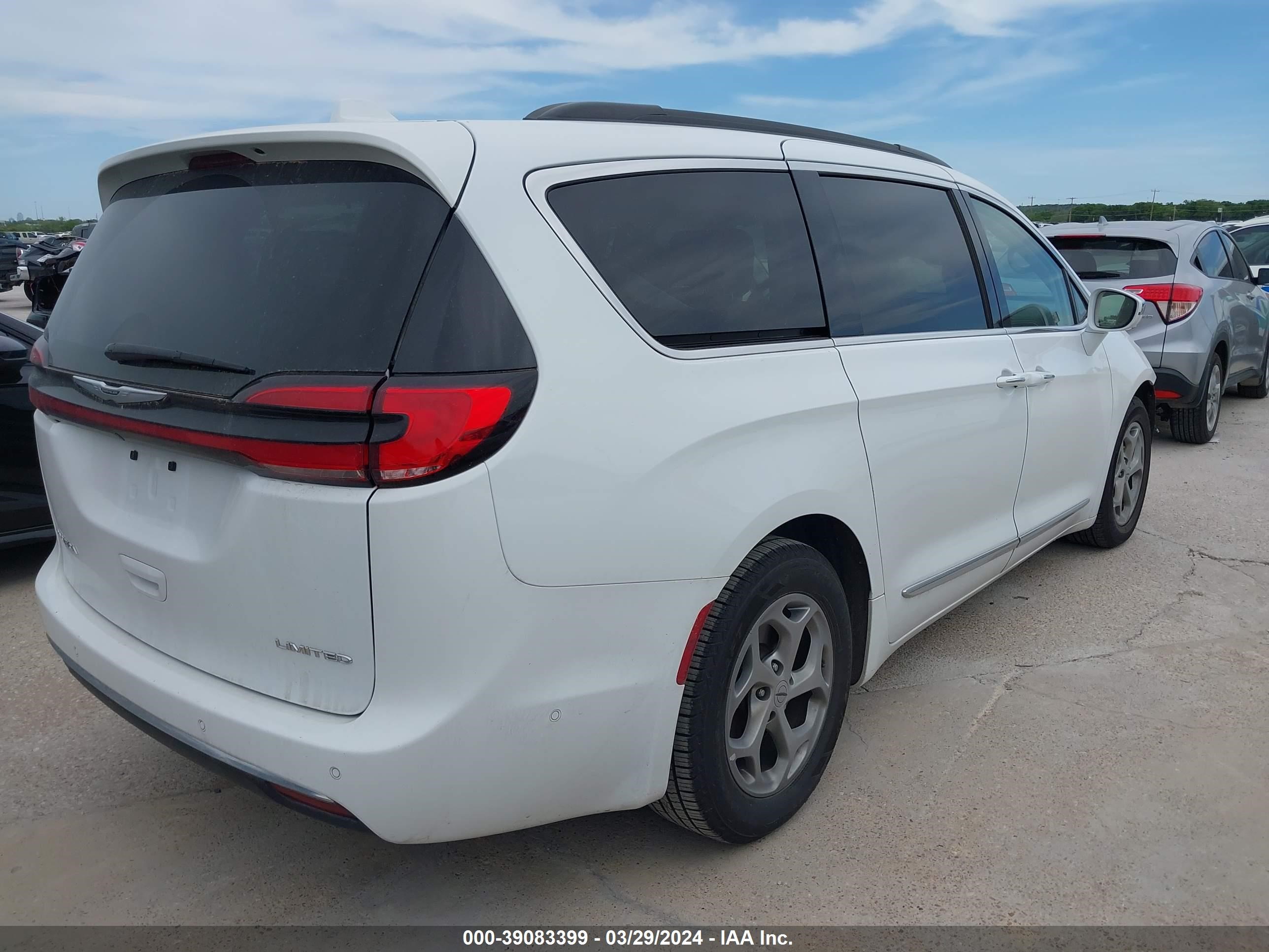 Photo 3 VIN: 2C4RC1GG1NR136366 - CHRYSLER PACIFICA 