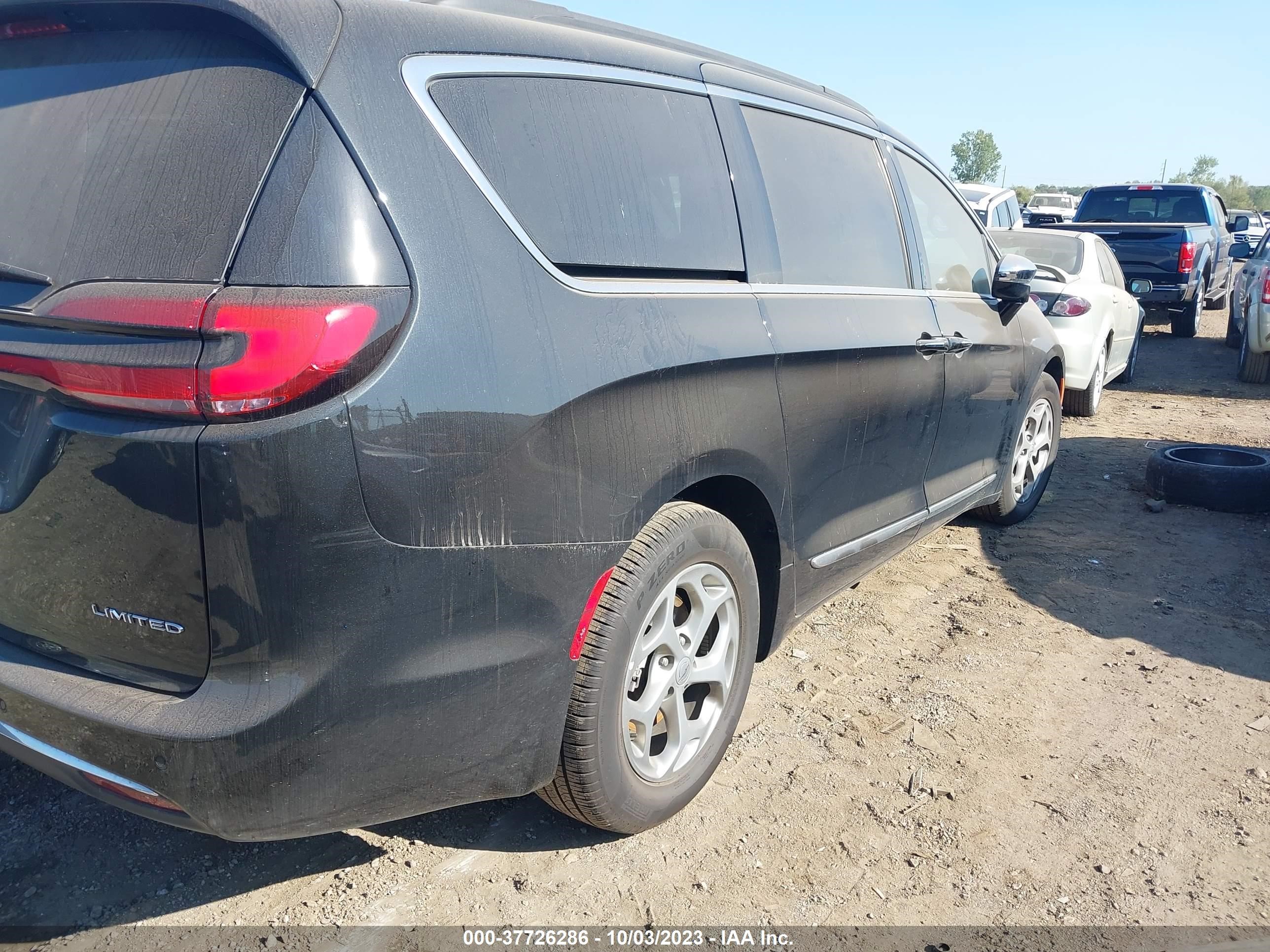 Photo 3 VIN: 2C4RC1GG1PR552355 - CHRYSLER PACIFICA 