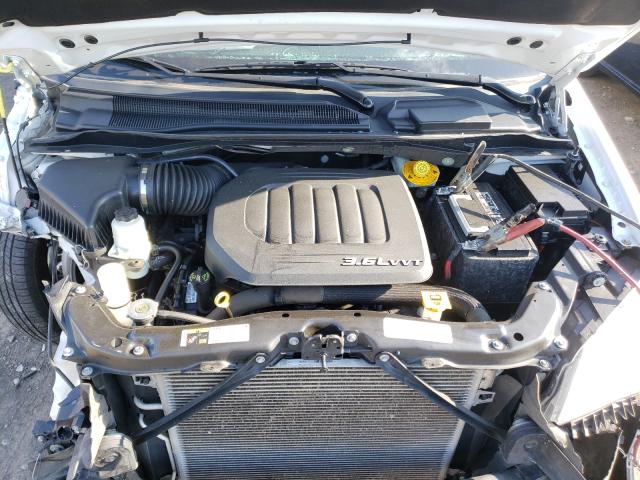 Photo 6 VIN: 2C4RC1GG2ER115736 - CHRYSLER TOWN &AMP COU 