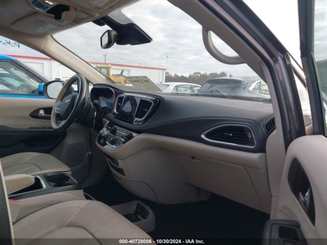 Photo 4 VIN: 2C4RC1GG2HR537865 - CHRYSLER PACIFICA 