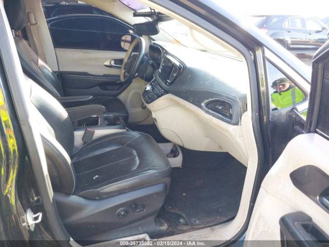 Photo 4 VIN: 2C4RC1GG2JR156832 - CHRYSLER PACIFICA 