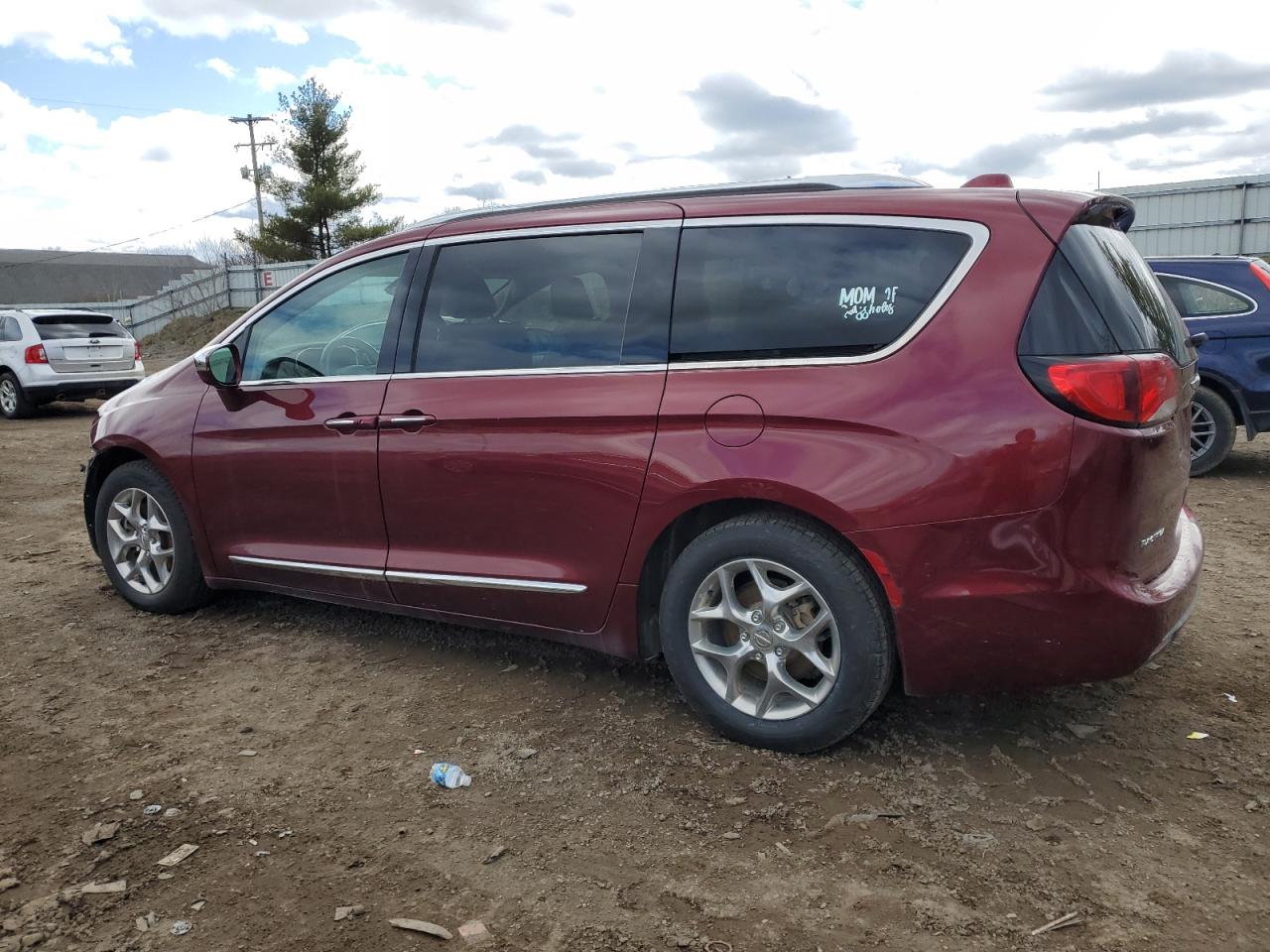 Photo 1 VIN: 2C4RC1GG2JR228452 - CHRYSLER PACIFICA 