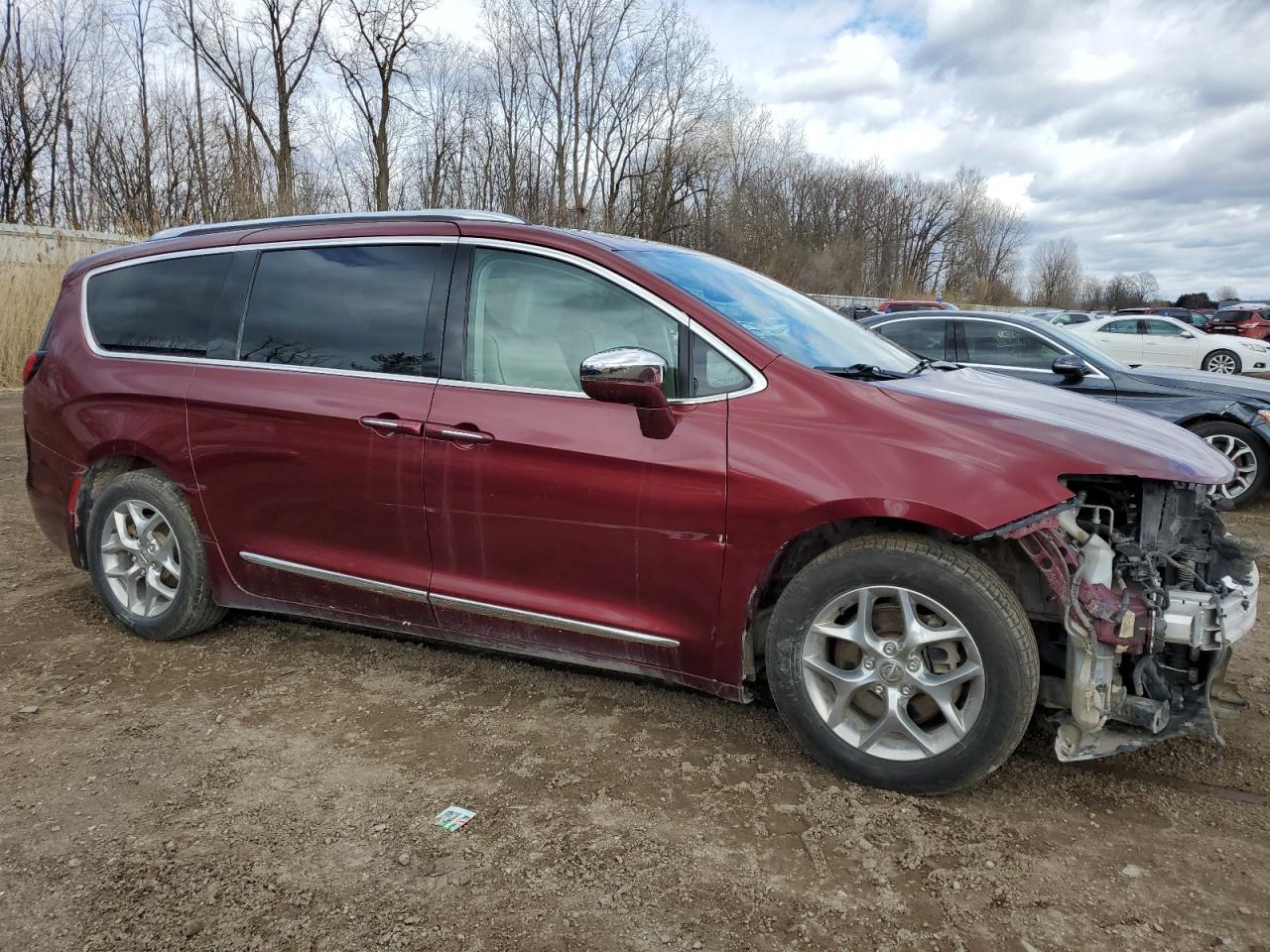 Photo 3 VIN: 2C4RC1GG2JR228452 - CHRYSLER PACIFICA 