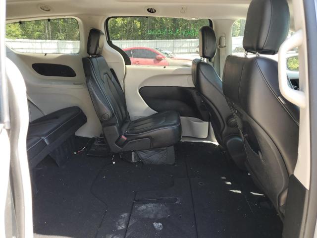 Photo 10 VIN: 2C4RC1GG2JR268952 - CHRYSLER PACIFICA 