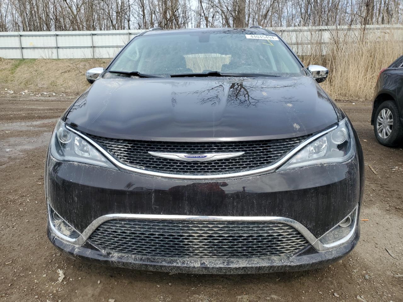 Photo 4 VIN: 2C4RC1GG2KR627623 - CHRYSLER PACIFICA 