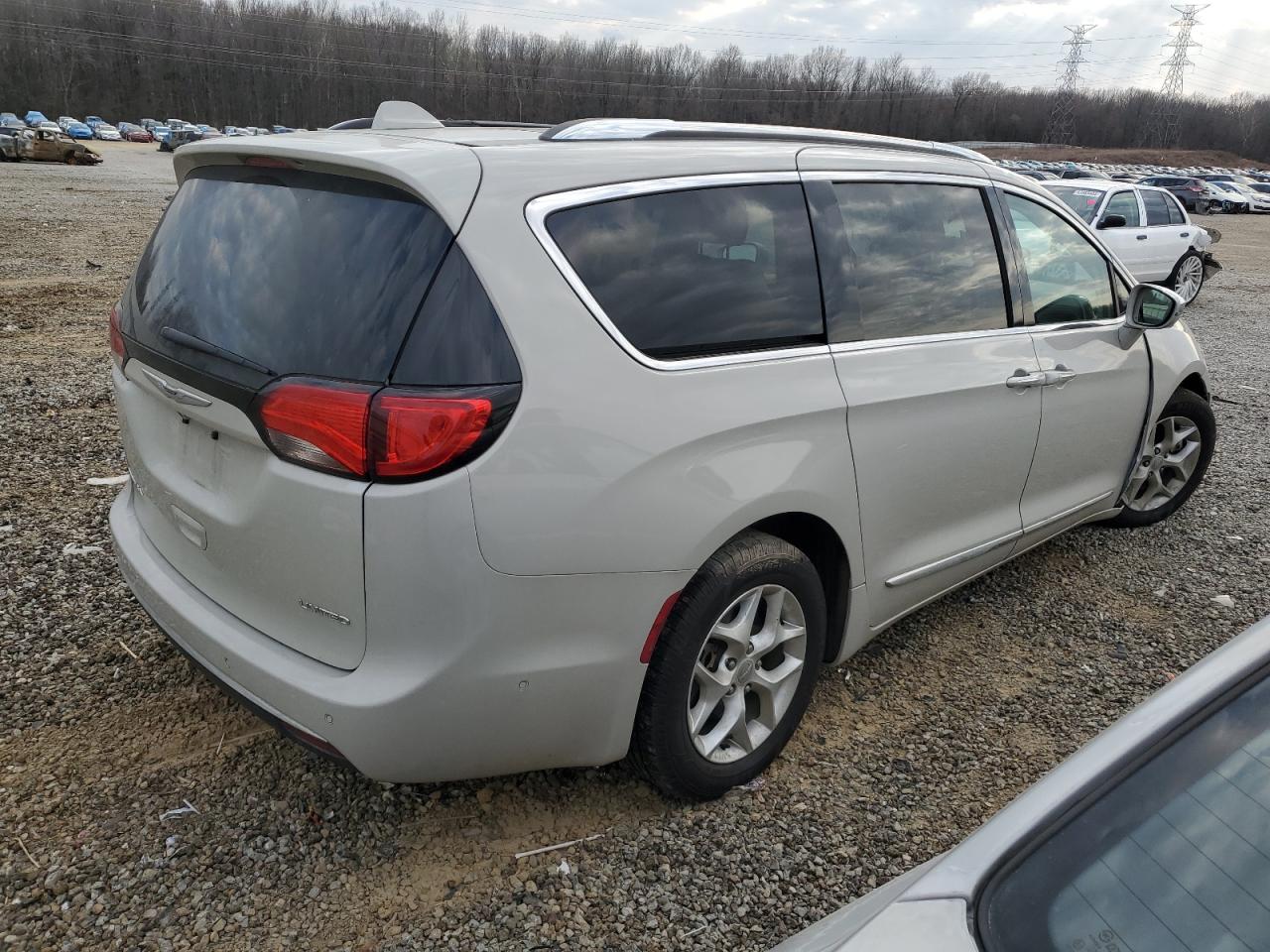 Photo 2 VIN: 2C4RC1GG2LR132968 - CHRYSLER PACIFICA 