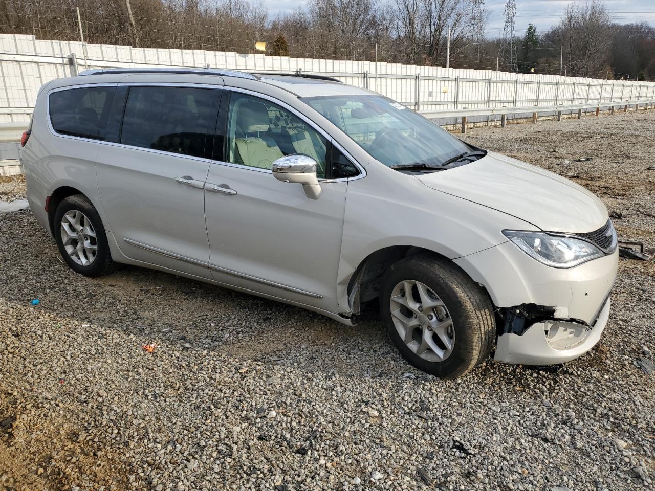 Photo 3 VIN: 2C4RC1GG2LR132968 - CHRYSLER PACIFICA 