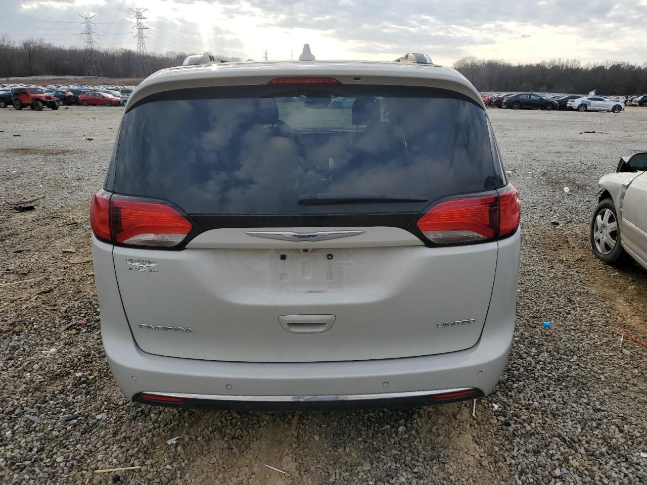 Photo 5 VIN: 2C4RC1GG2LR132968 - CHRYSLER PACIFICA 