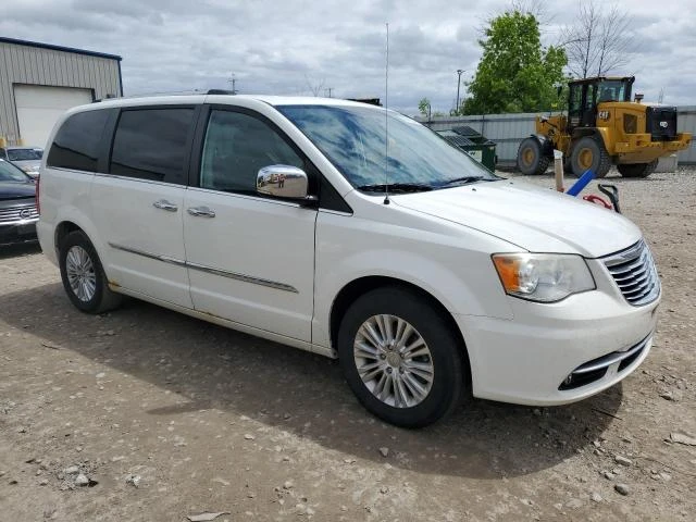 Photo 3 VIN: 2C4RC1GG3CR278747 - CHRYSLER TOWN & COU 