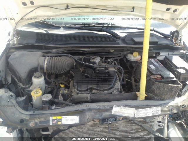 Photo 9 VIN: 2C4RC1GG3DR571002 - CHRYSLER TOWN & COUNTRY 