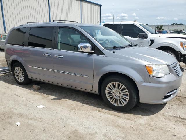 Photo 3 VIN: 2C4RC1GG3DR633465 - CHRYSLER TOWN & COU 