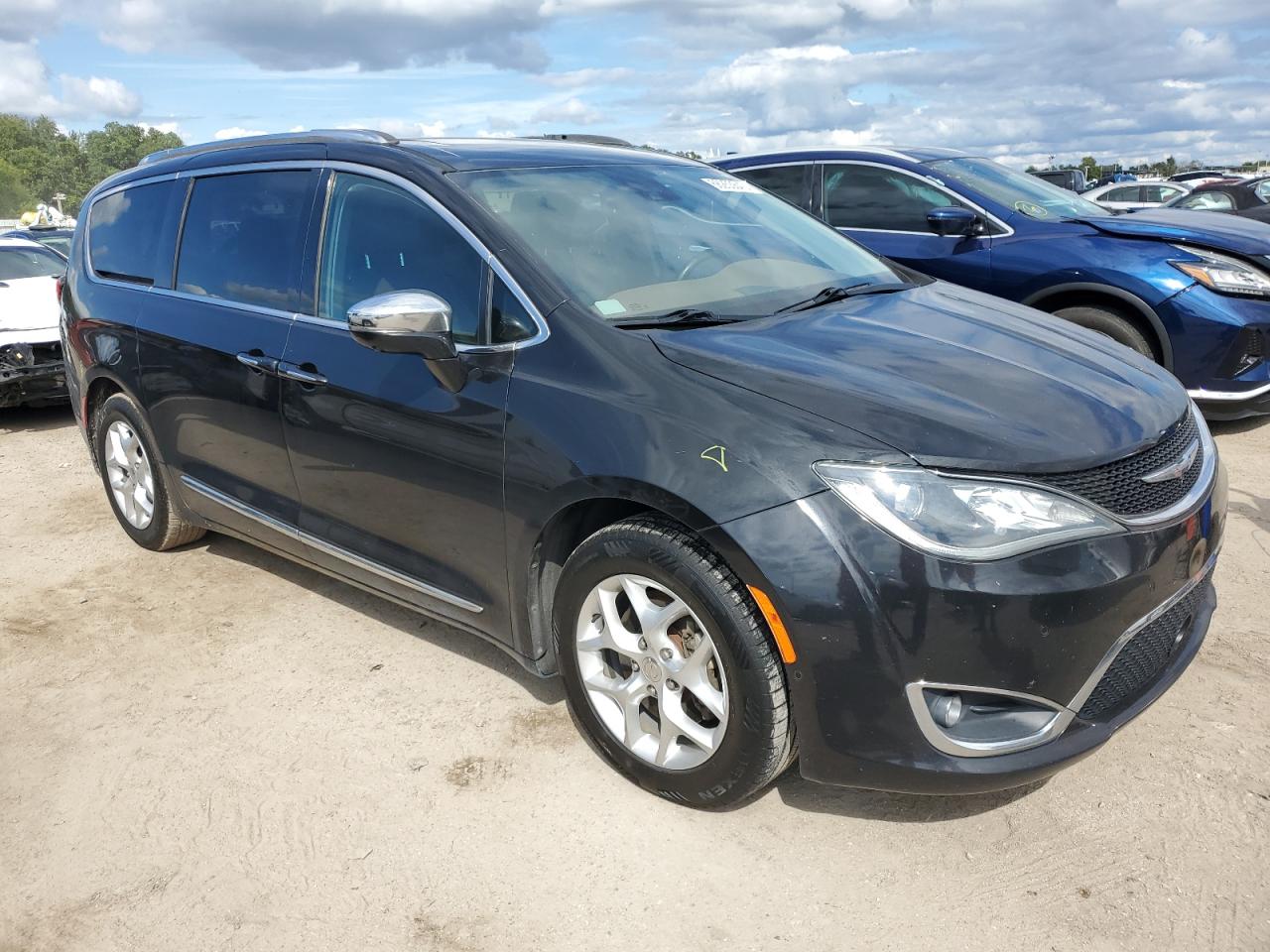 Photo 3 VIN: 2C4RC1GG3HR506530 - CHRYSLER PACIFICA 