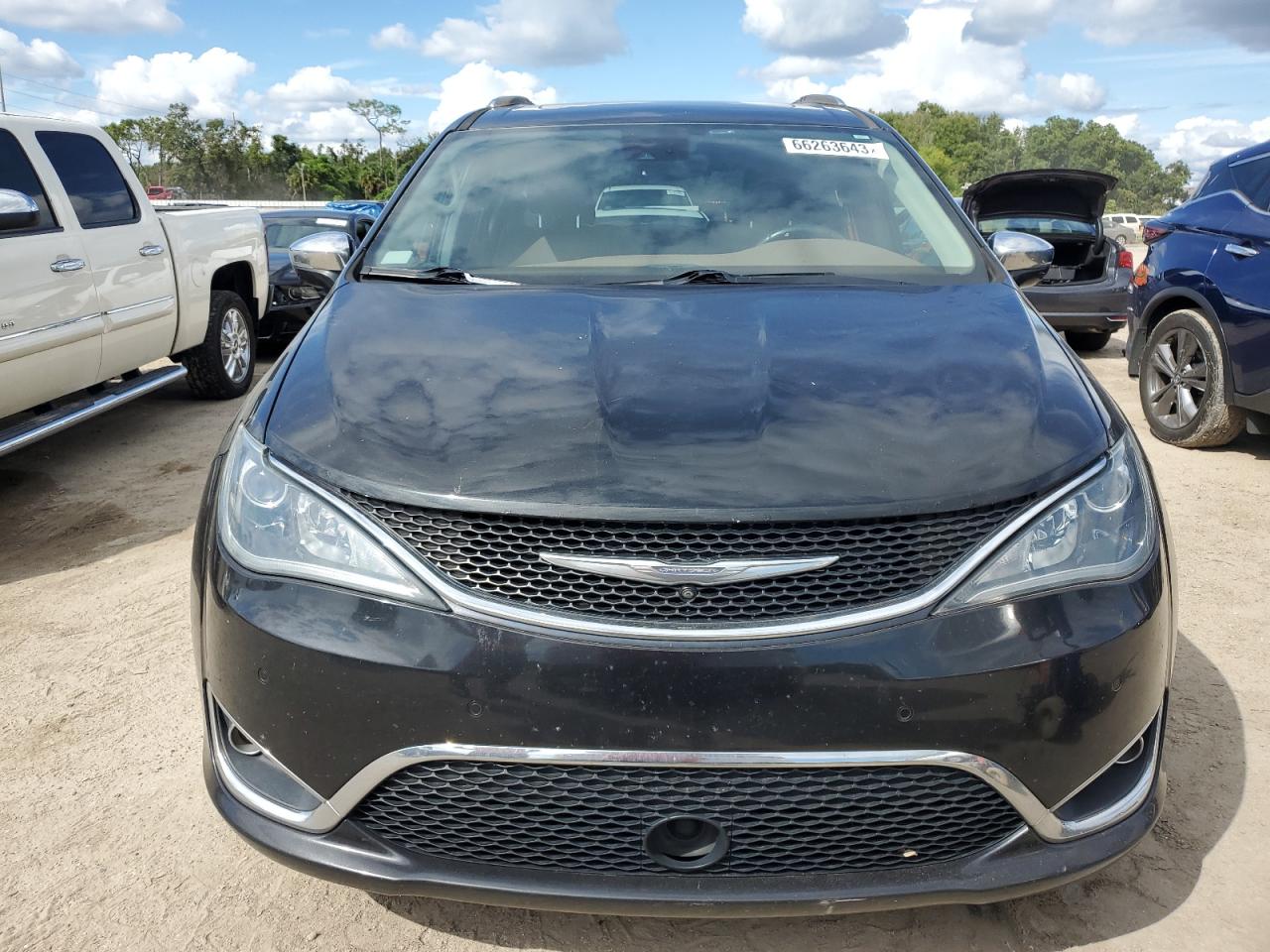 Photo 4 VIN: 2C4RC1GG3HR506530 - CHRYSLER PACIFICA 