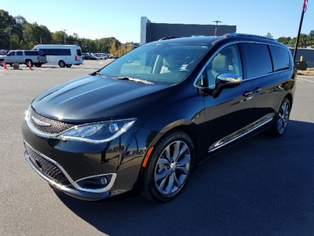 Photo 2 VIN: 2C4RC1GG3JR154670 - CHRYSLER PACIFICA 