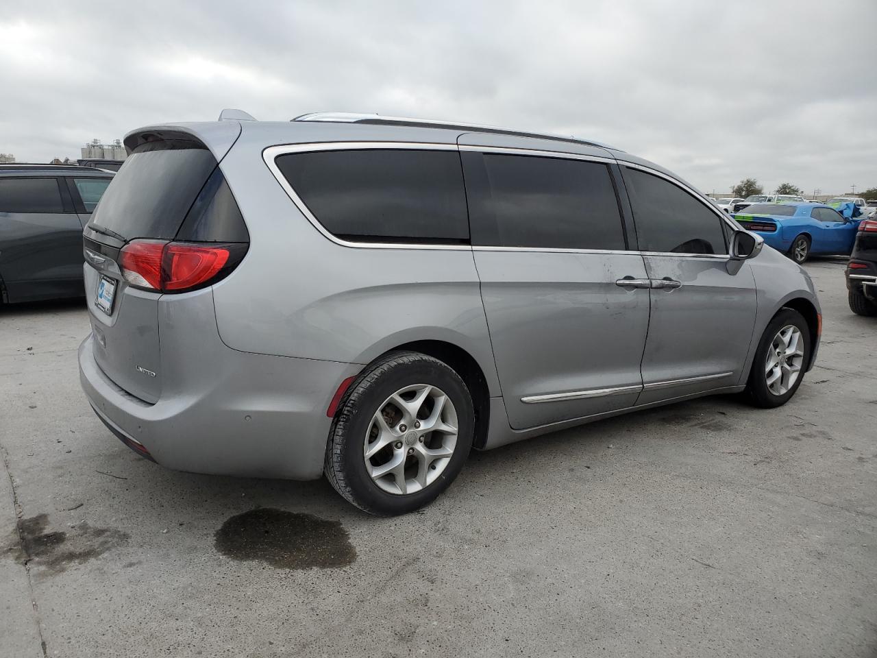 Photo 2 VIN: 2C4RC1GG3LR187168 - CHRYSLER PACIFICA 