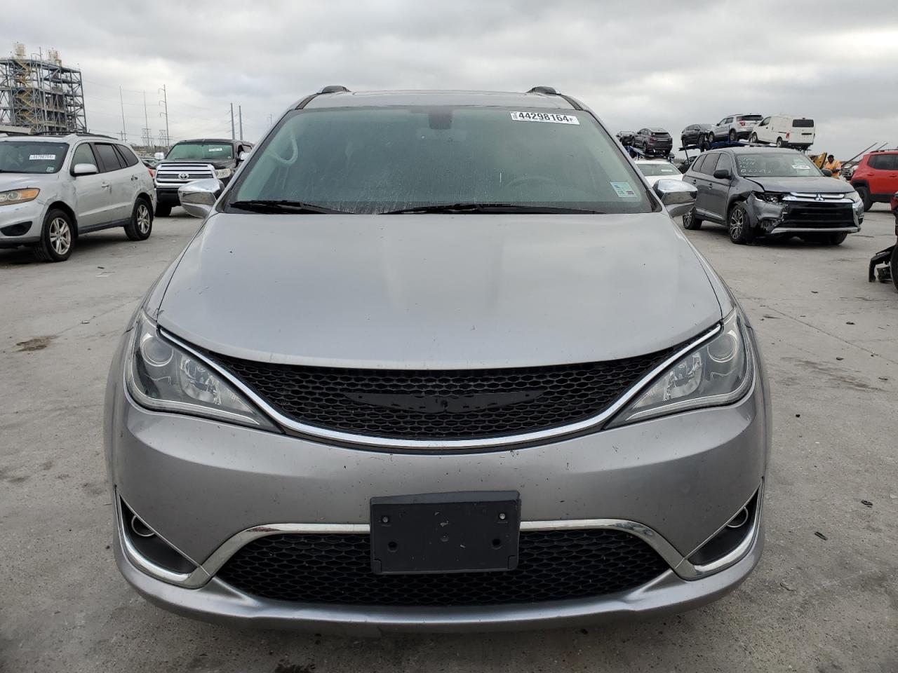 Photo 4 VIN: 2C4RC1GG3LR187168 - CHRYSLER PACIFICA 