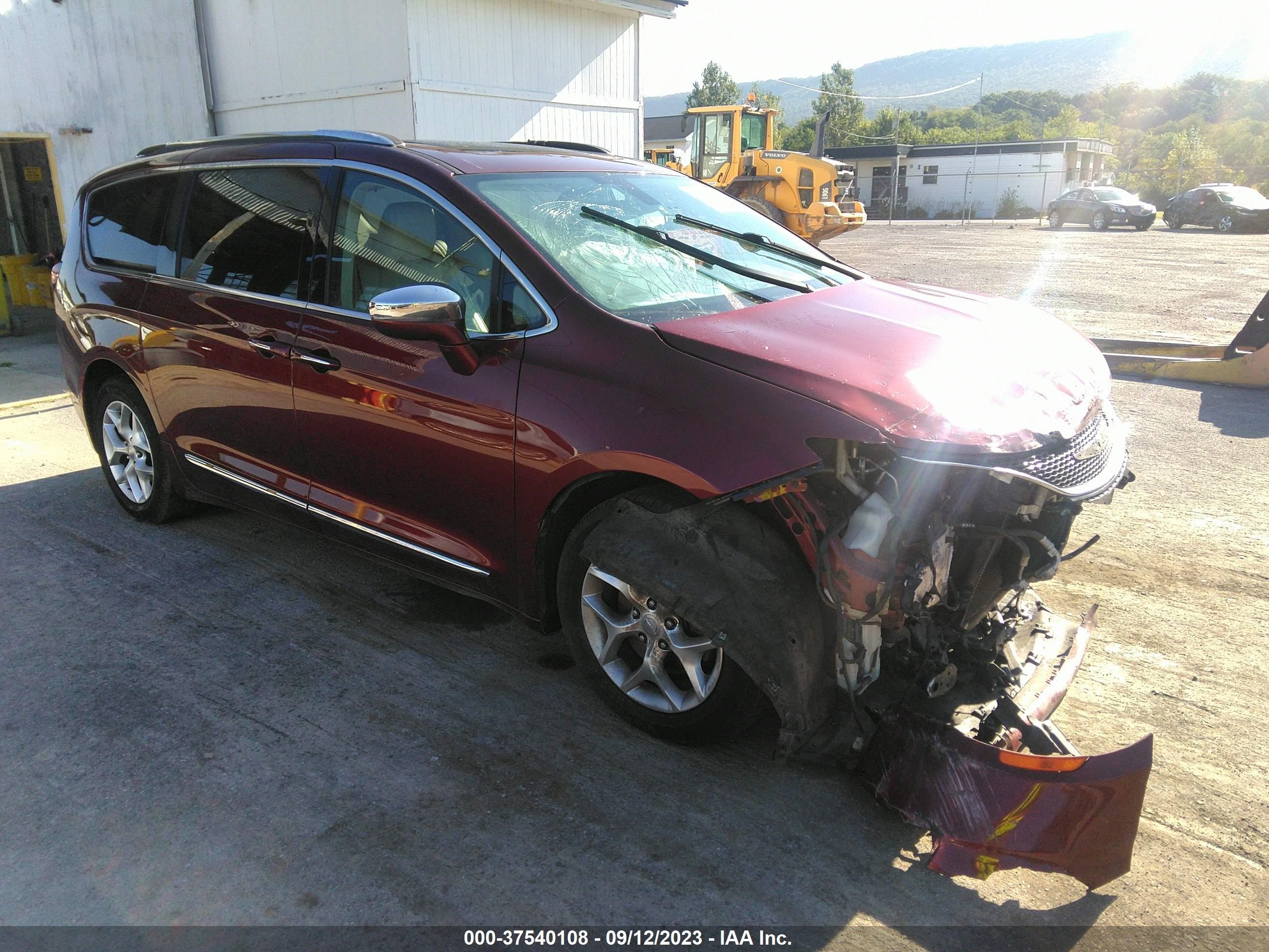 Photo 1 VIN: 2C4RC1GG3LR215941 - CHRYSLER PACIFICA 