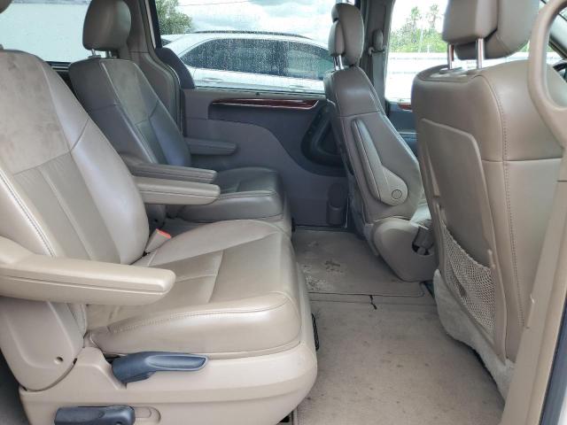 Photo 10 VIN: 2C4RC1GG4CR106386 - CHRYSLER TOWN & COU 