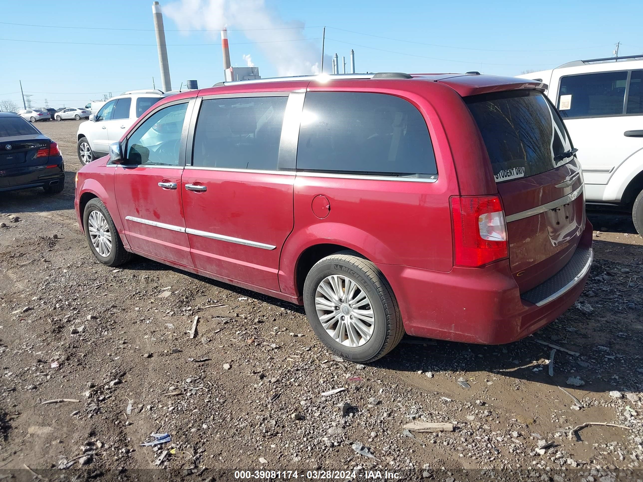 Photo 2 VIN: 2C4RC1GG4CR214376 - CHRYSLER TOWN & COUNTRY 