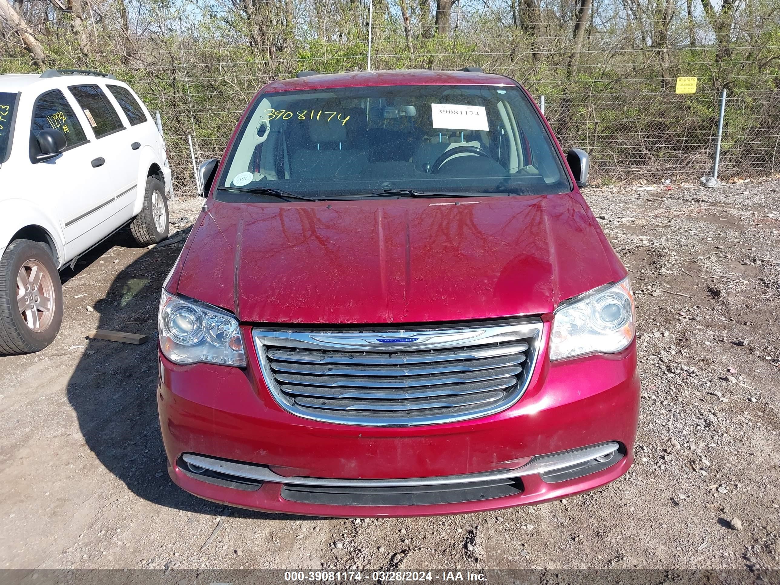 Photo 5 VIN: 2C4RC1GG4CR214376 - CHRYSLER TOWN & COUNTRY 