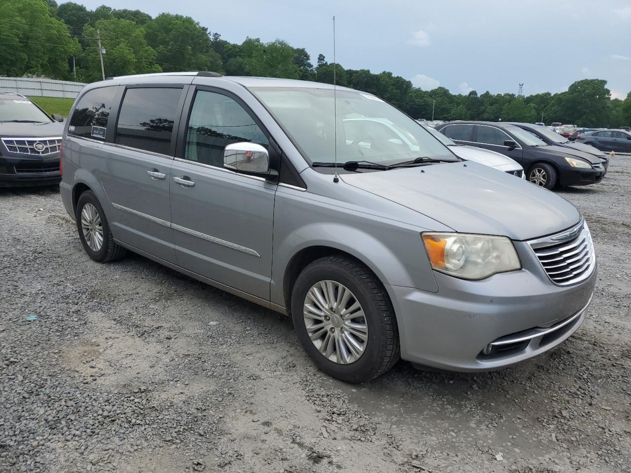 Photo 3 VIN: 2C4RC1GG4DR753498 - CHRYSLER TOWN & COUNTRY 