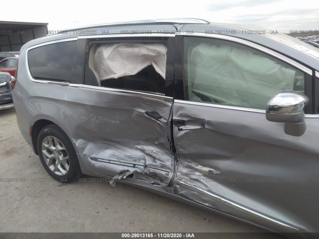 Photo 5 VIN: 2C4RC1GG4JR246001 - CHRYSLER PACIFICA 