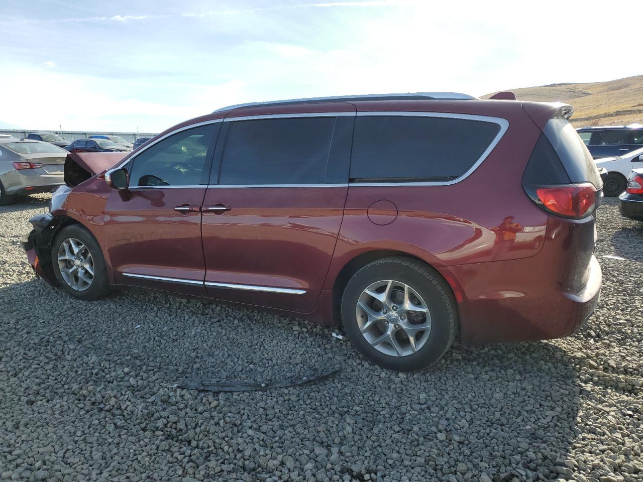 Photo 1 VIN: 2C4RC1GG4JR272422 - CHRYSLER PACIFICA 